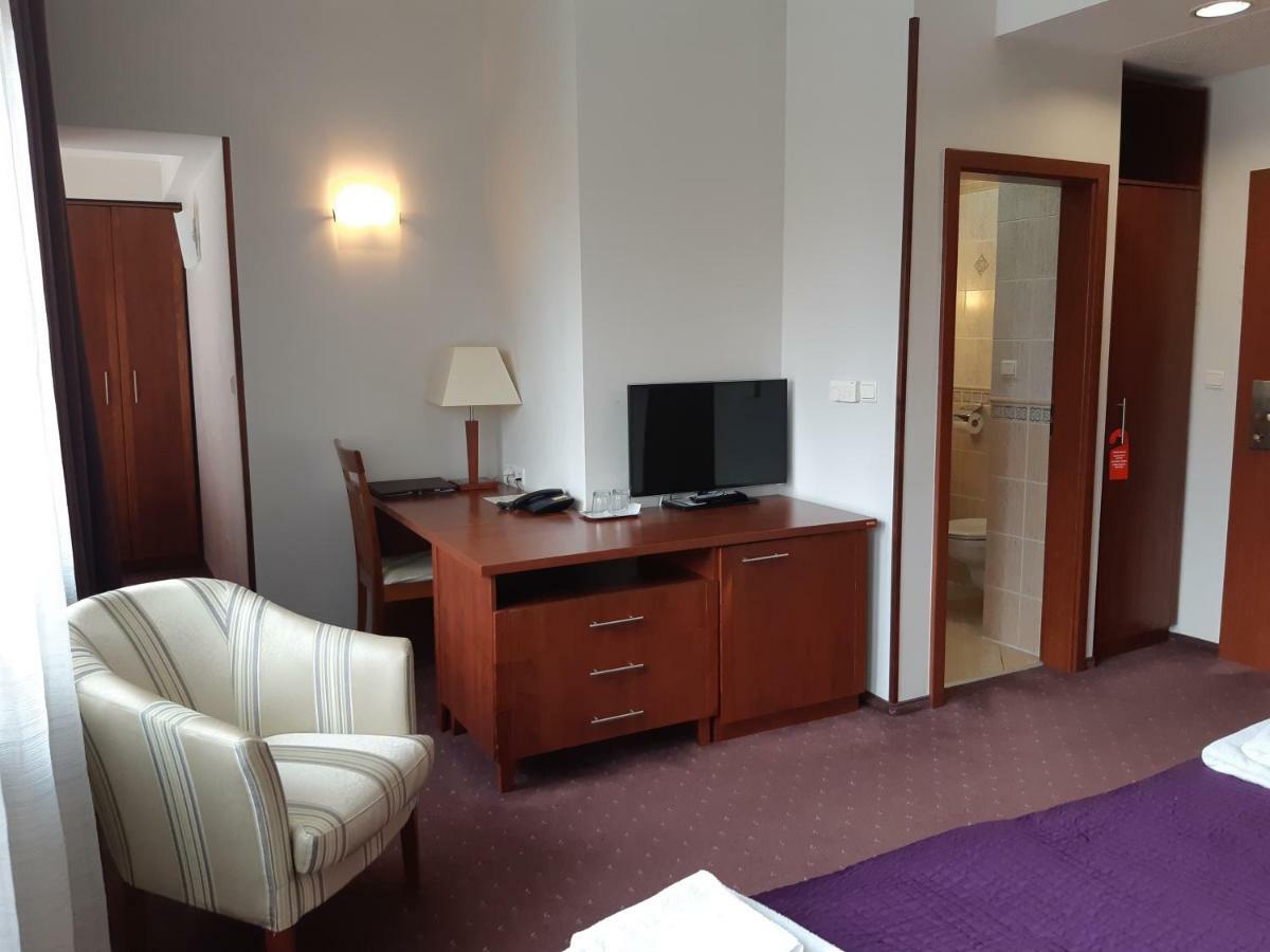 Hotel Park Avenue **** Piest'any Eksteriør bilde