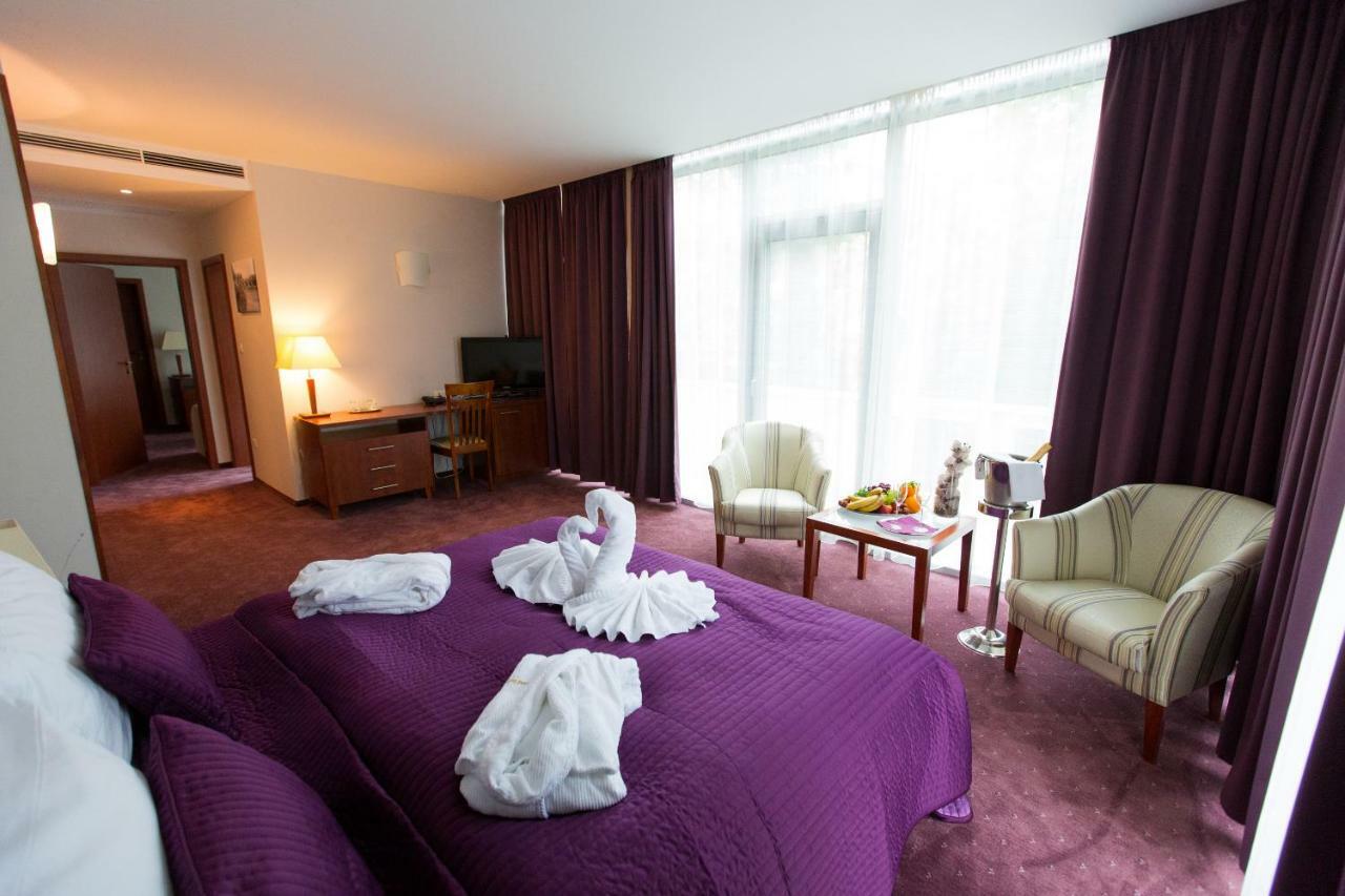 Hotel Park Avenue **** Piest'any Eksteriør bilde